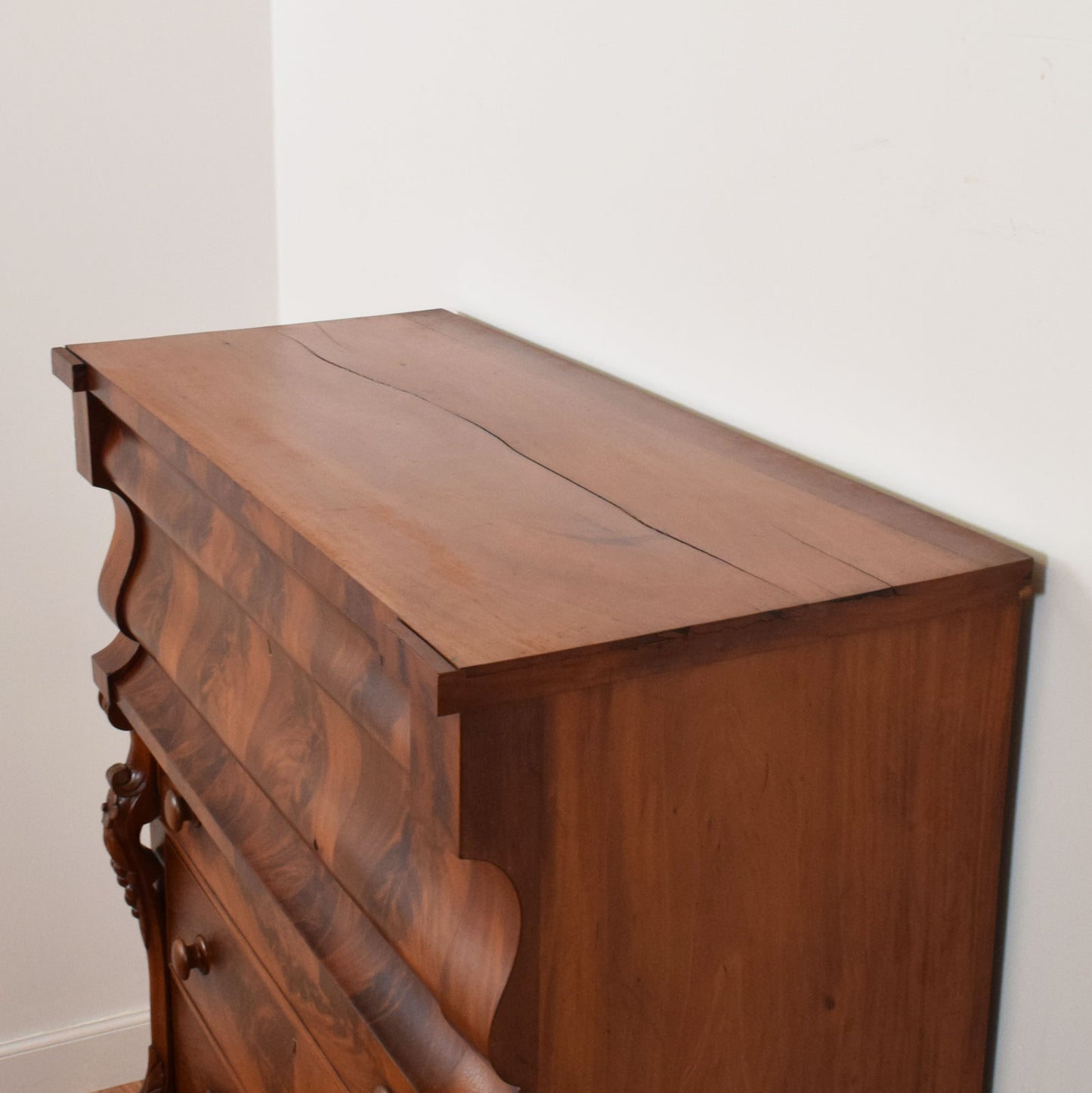 Flamed Mahogany Scotch Chest Of Drawers