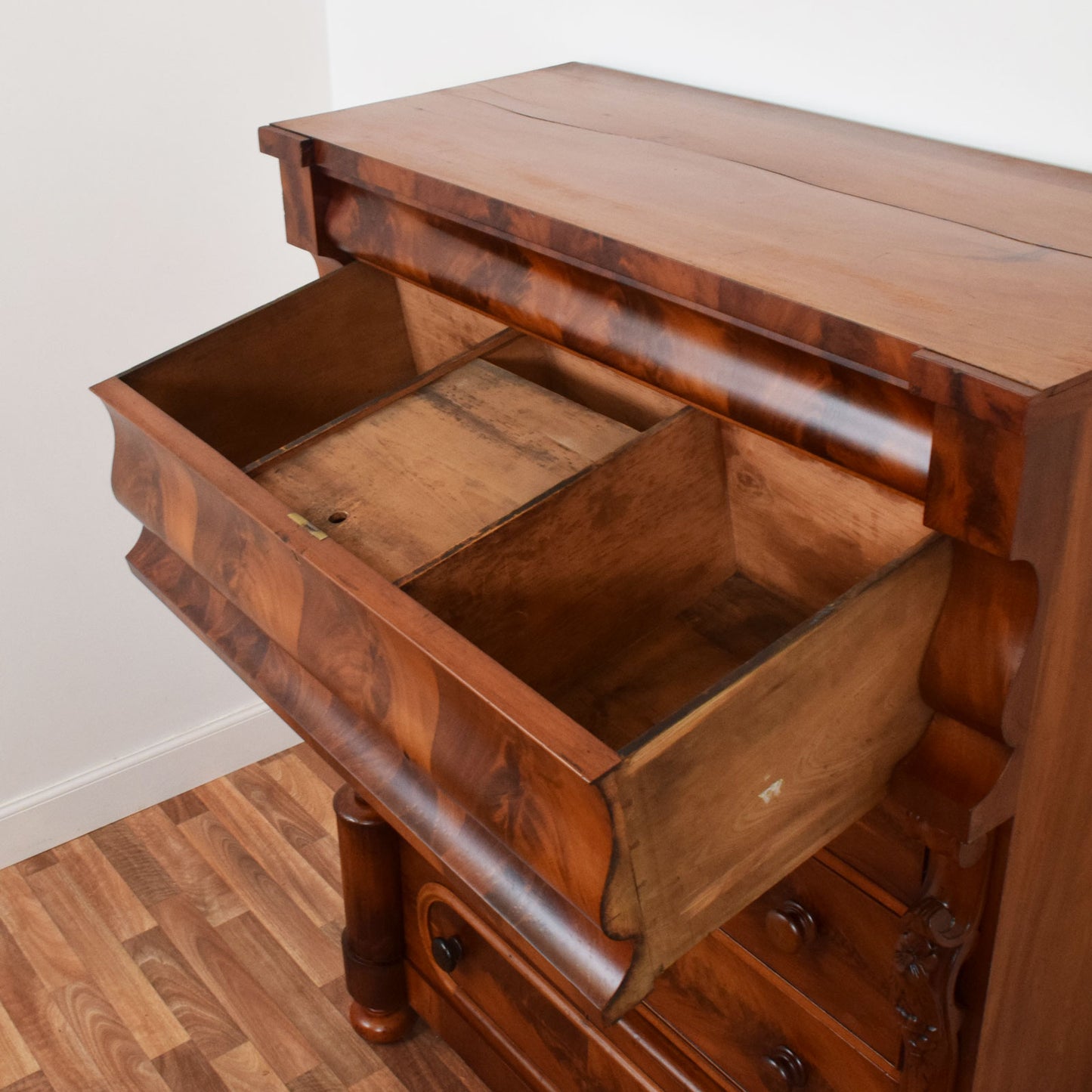 Flamed Mahogany Scotch Chest Of Drawers