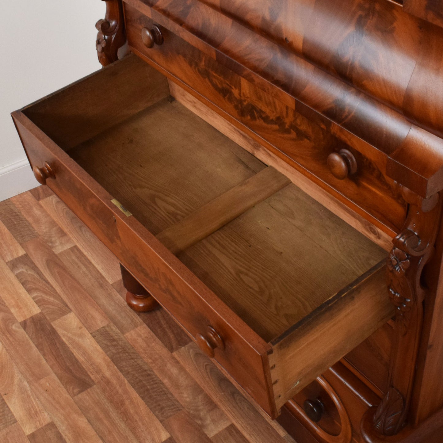 Flamed Mahogany Scotch Chest Of Drawers