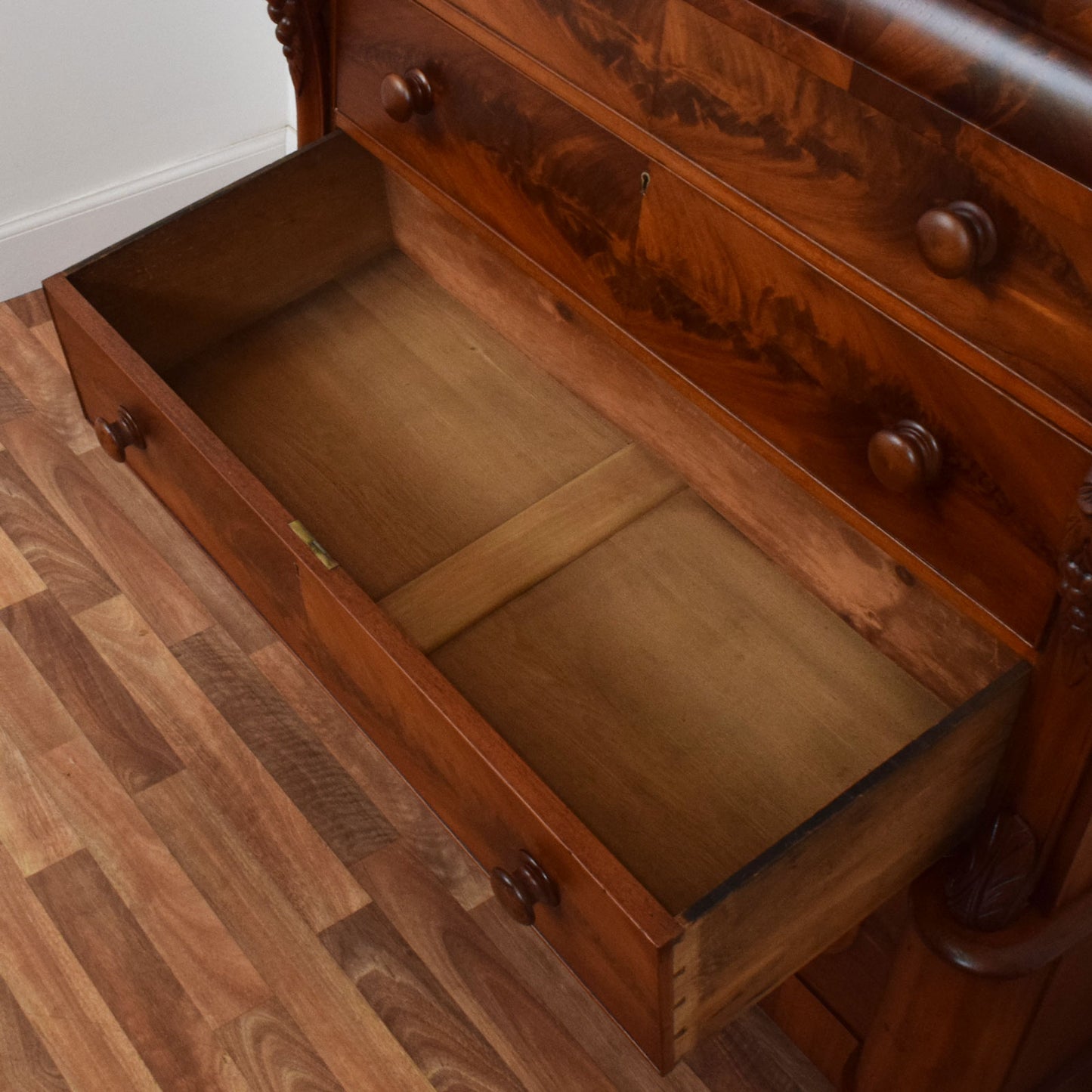 Flamed Mahogany Scotch Chest Of Drawers
