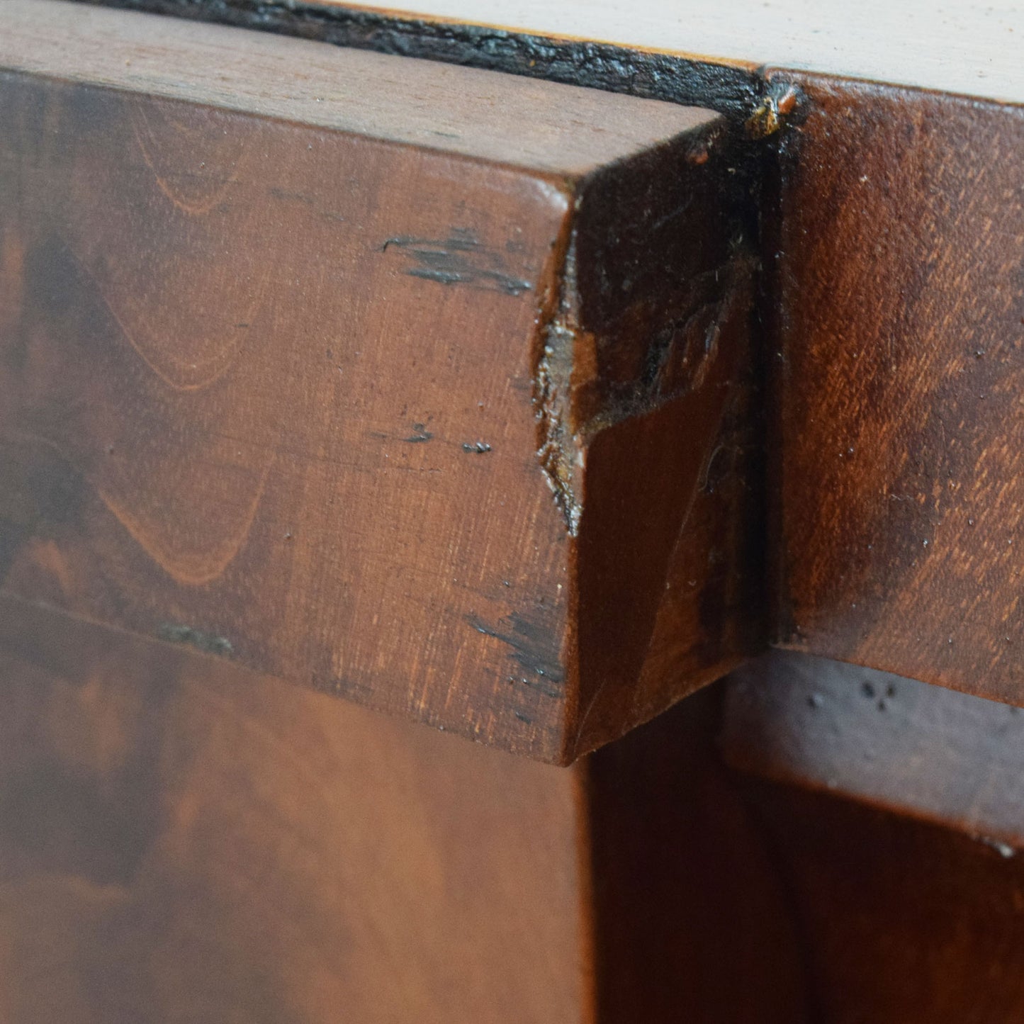 Flamed Mahogany Scotch Chest Of Drawers
