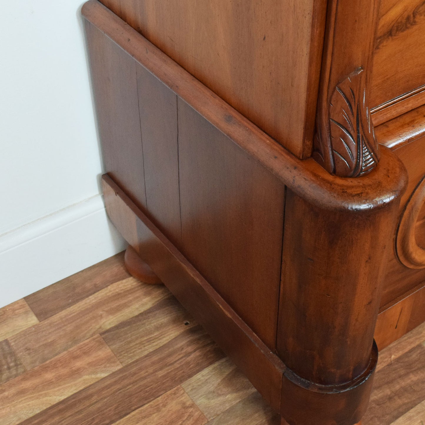 Flamed Mahogany Scotch Chest Of Drawers