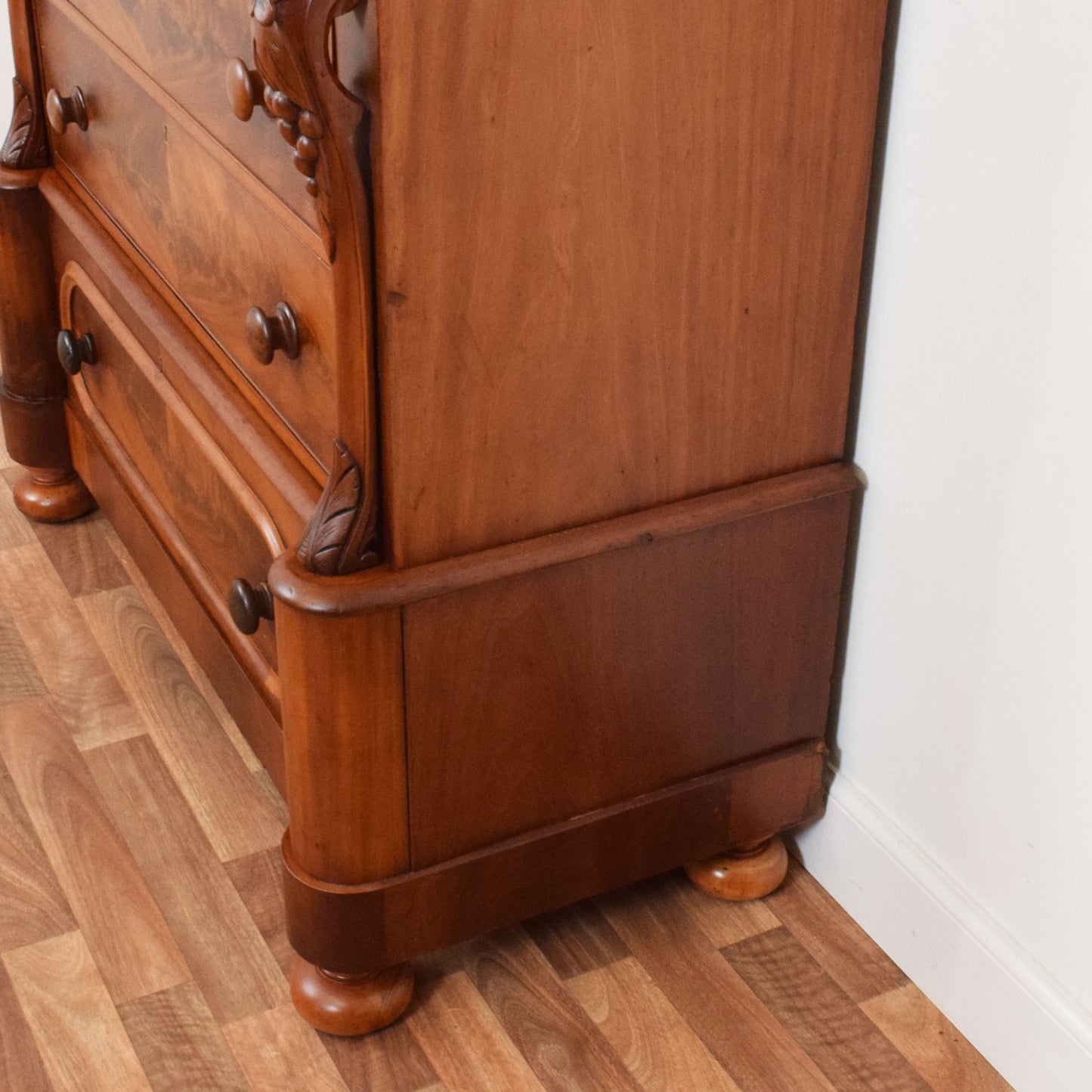 Flamed Mahogany Scotch Chest Of Drawers