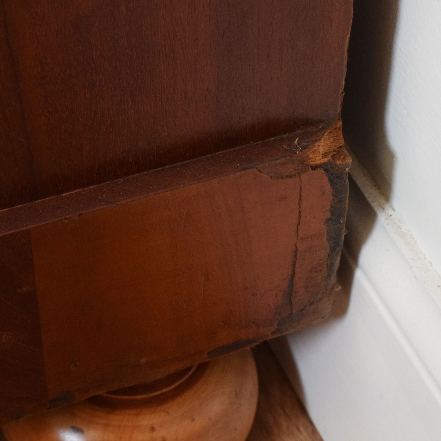 Flamed Mahogany Scotch Chest Of Drawers