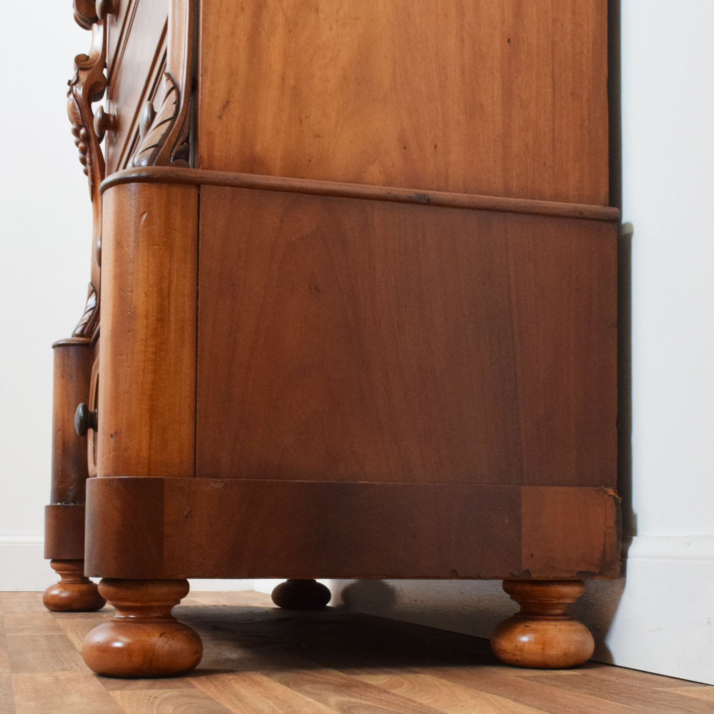 Flamed Mahogany Scotch Chest Of Drawers