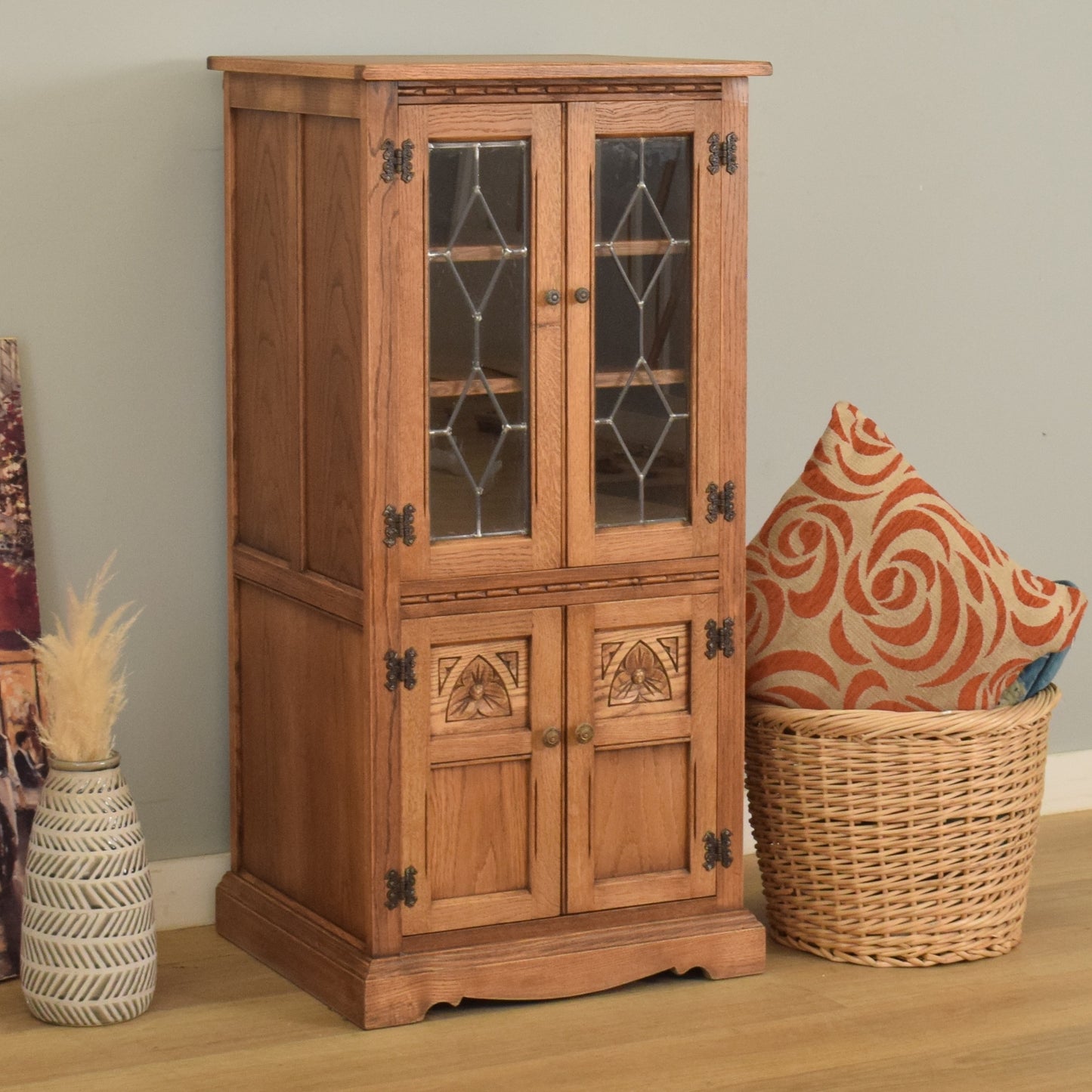 'Old Charm' HiFi Media Cabinet