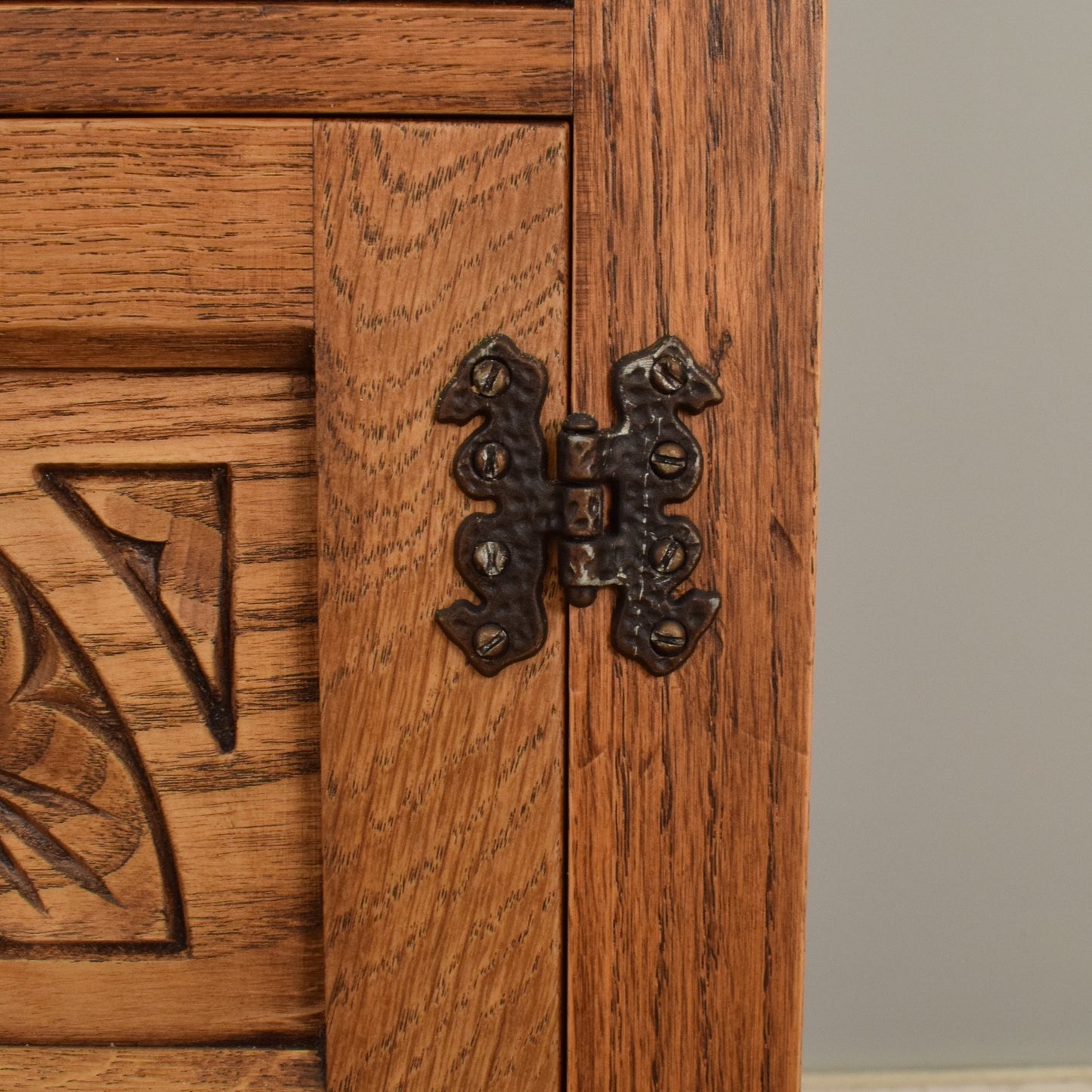 'Old Charm' HiFi Media Cabinet