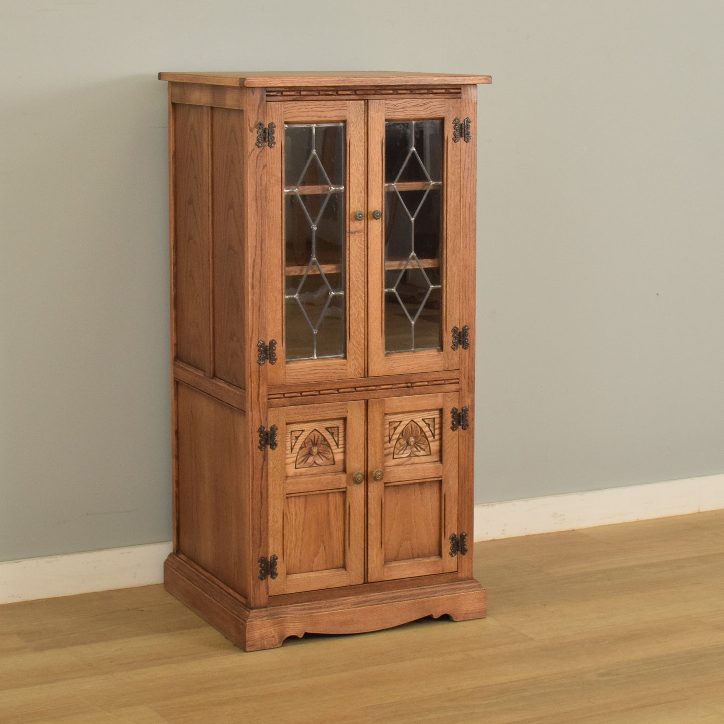 'Old Charm' HiFi Media Cabinet