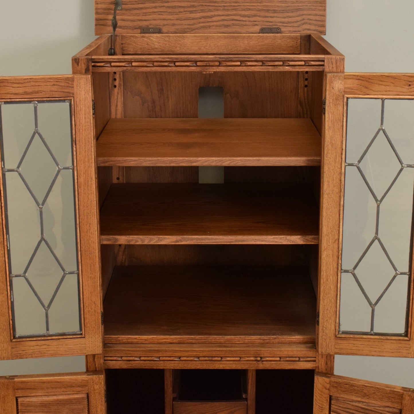 'Old Charm' HiFi Media Cabinet