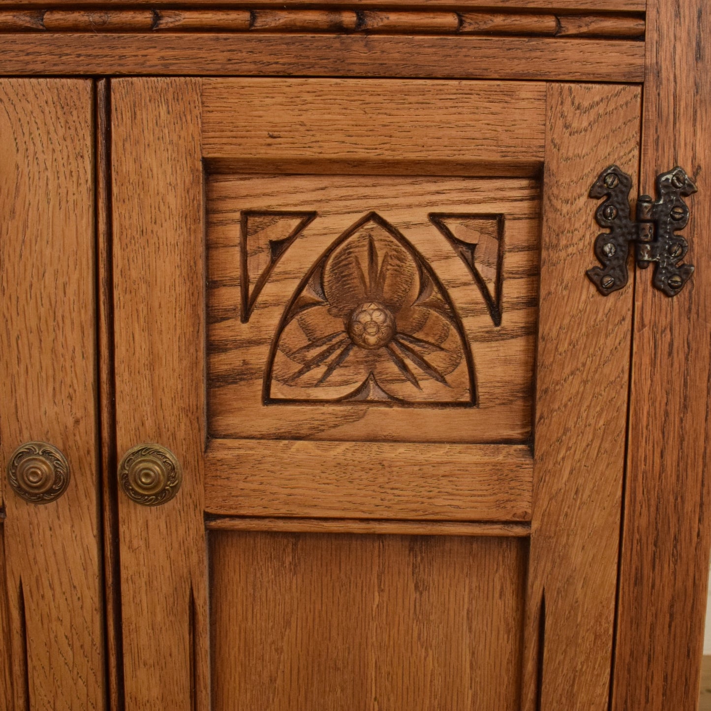 'Old Charm' HiFi Media Cabinet