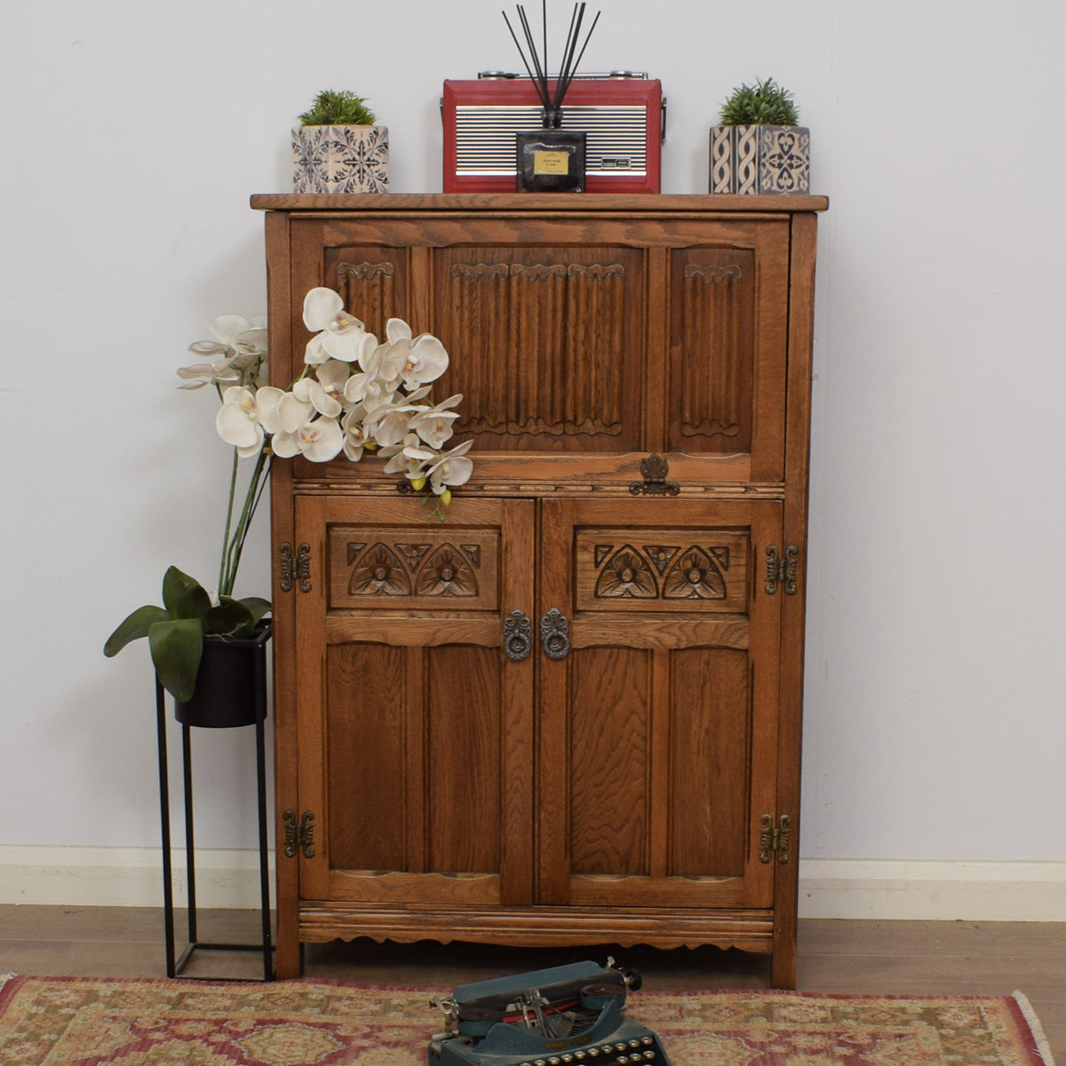 Old Charm Drinks Cabinet