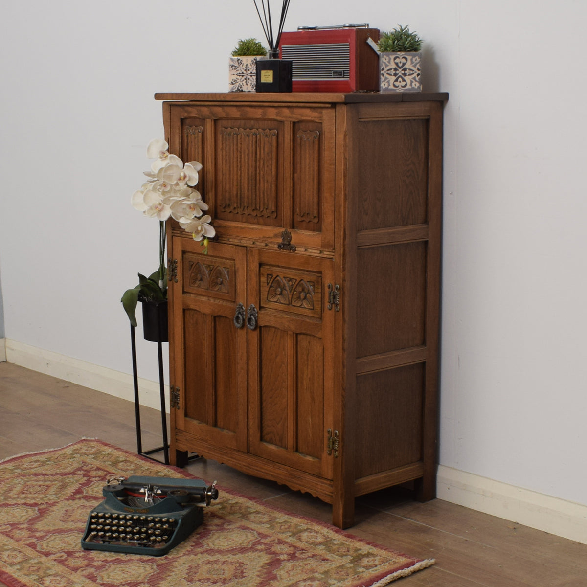 Old Charm Drinks Cabinet