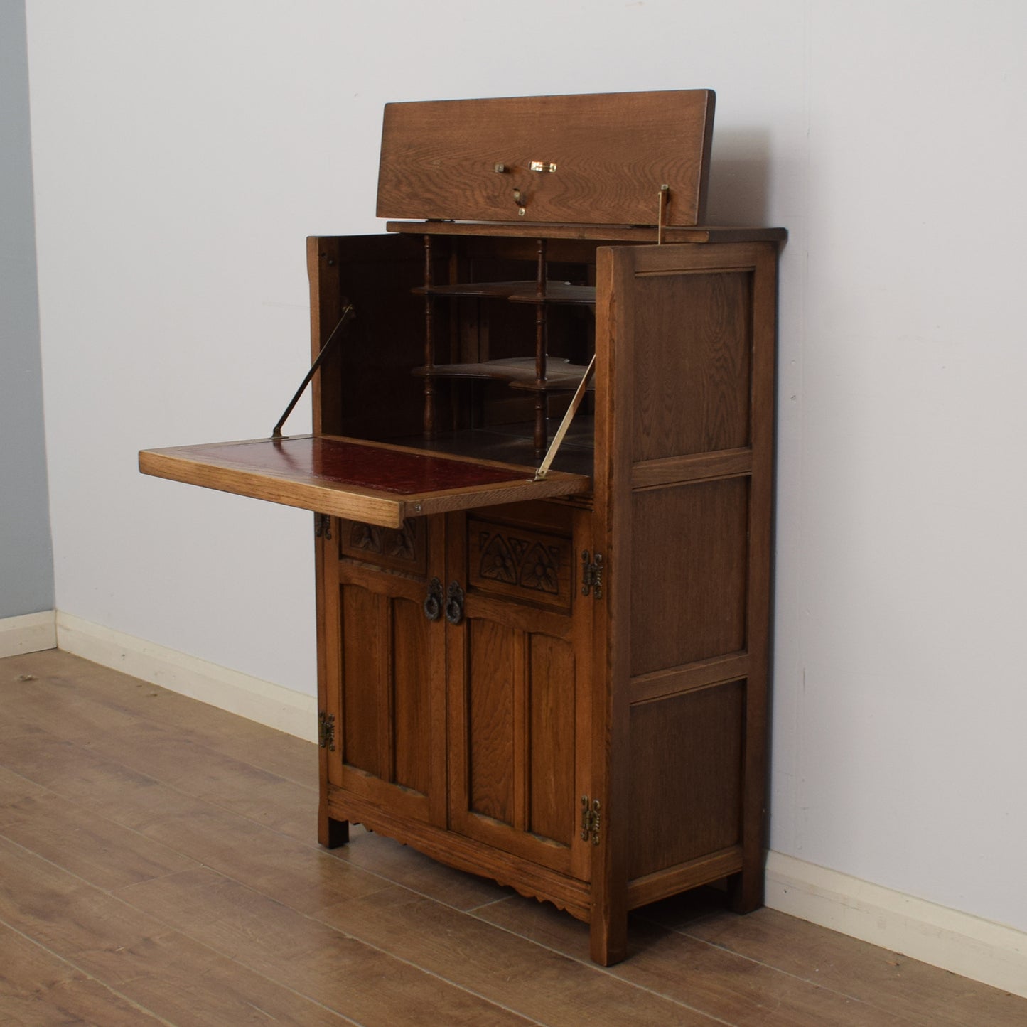 Old Charm Drinks Cabinet