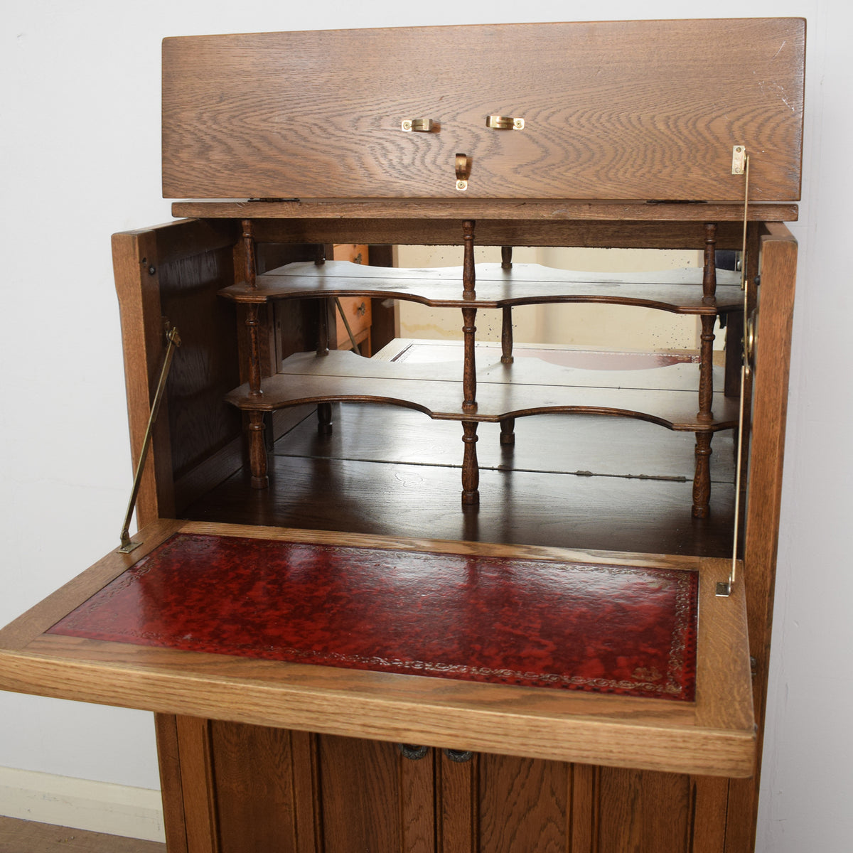 Old Charm Drinks Cabinet
