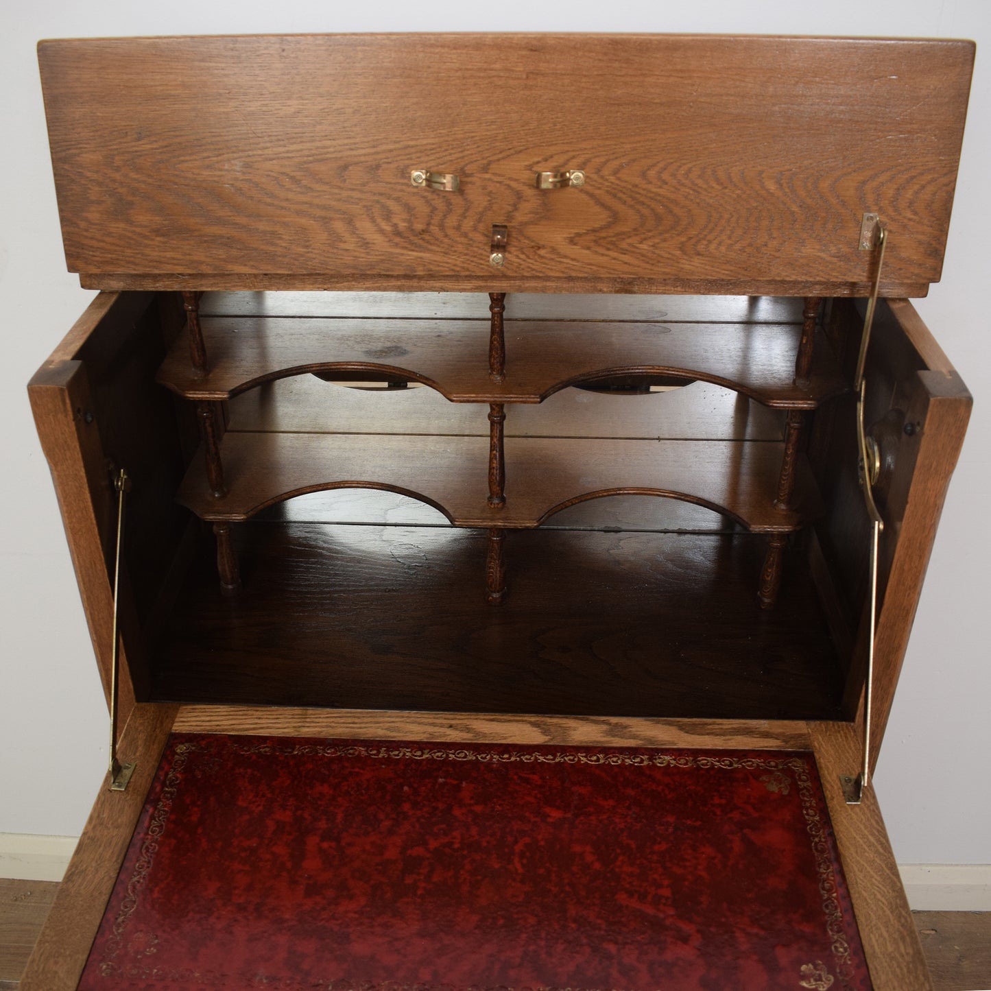 Old Charm Drinks Cabinet