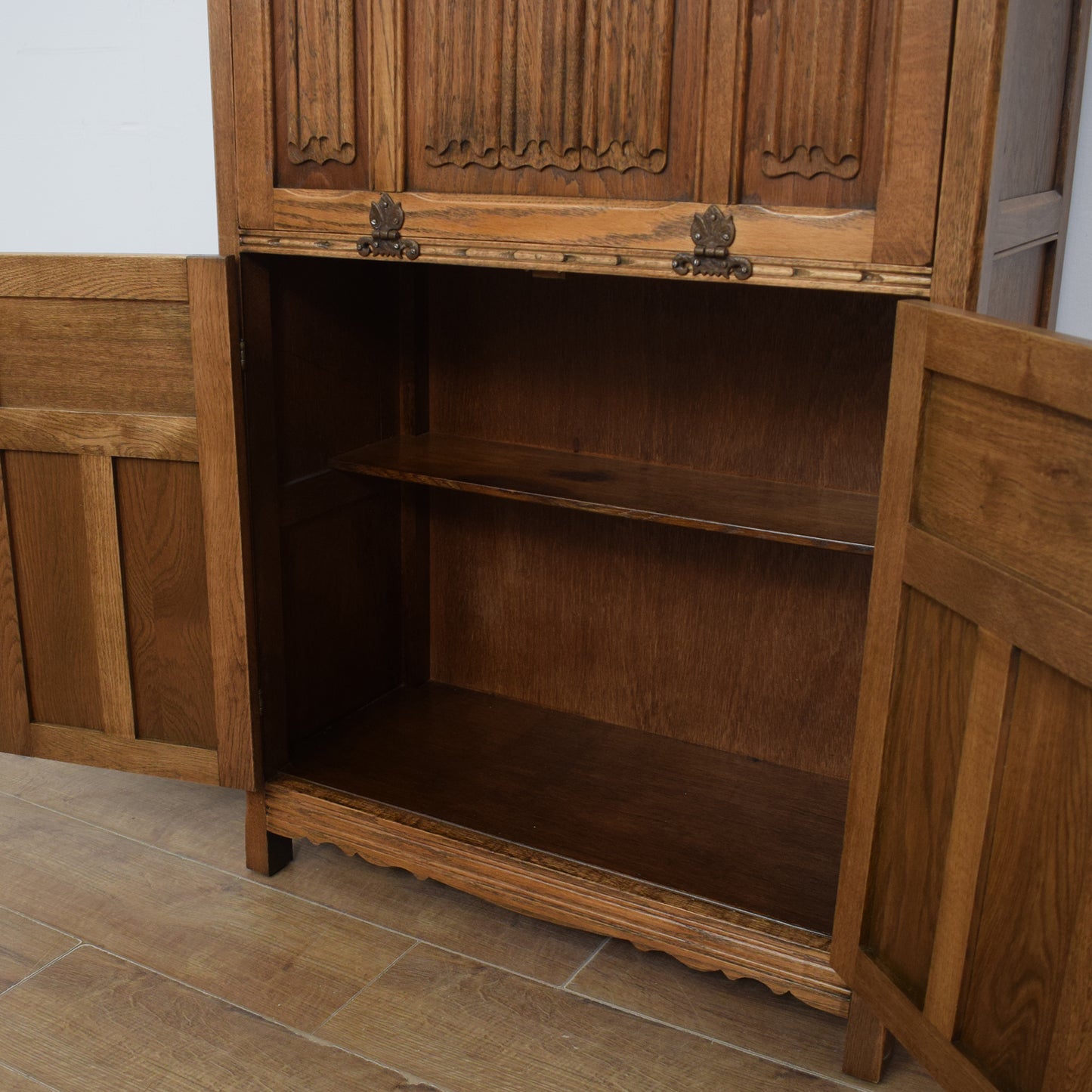 Old Charm Drinks Cabinet