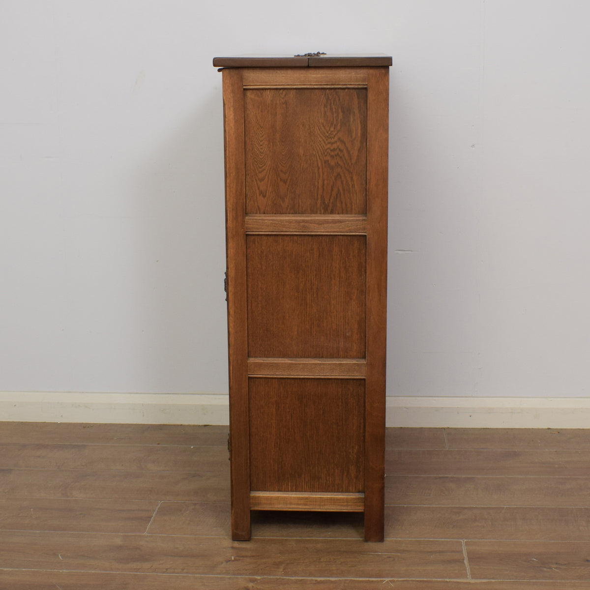 Old Charm Drinks Cabinet