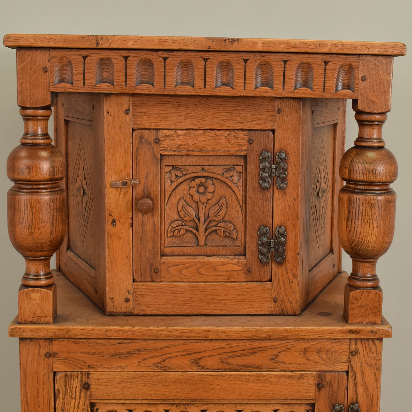 Oak Court Cabinet