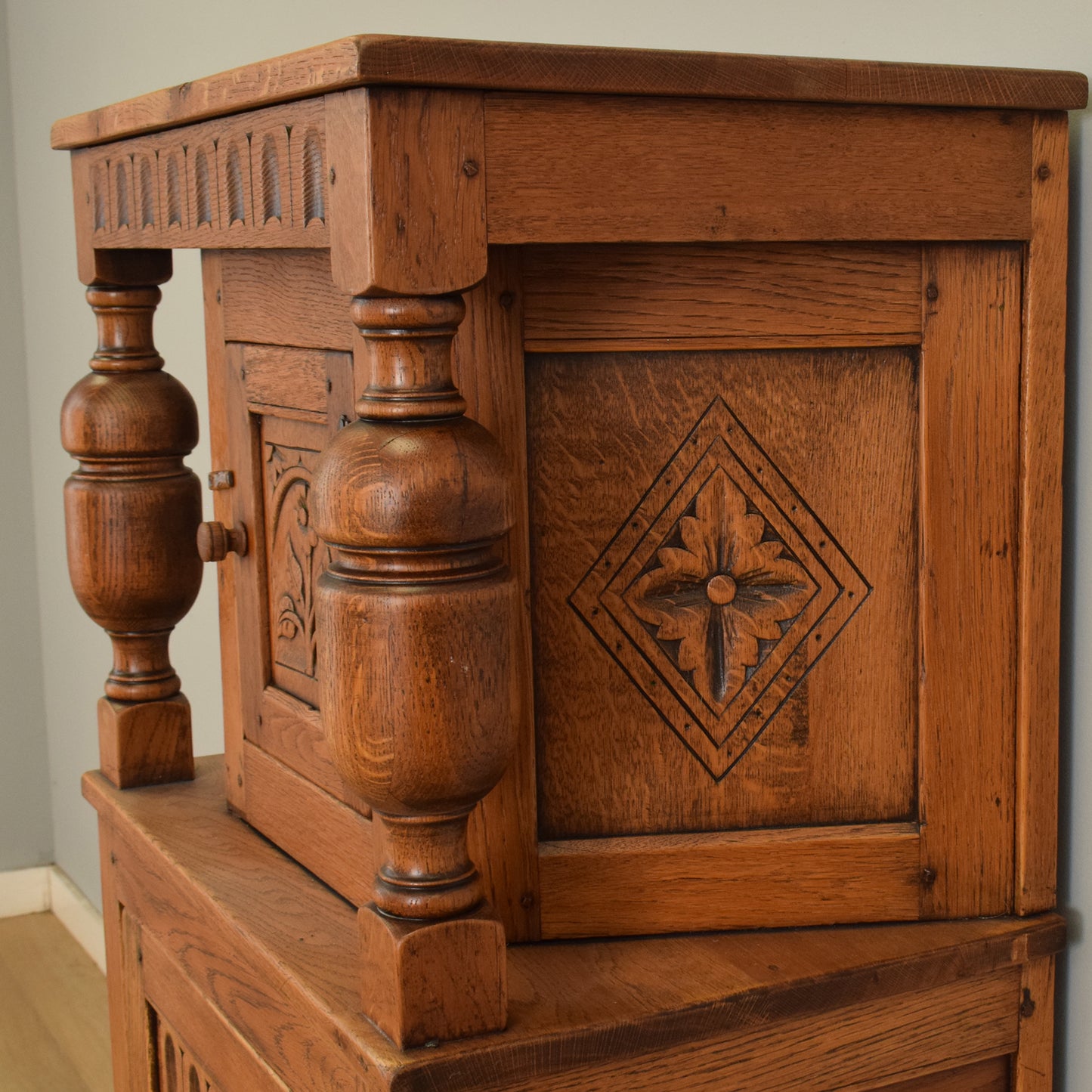 Oak Court Cabinet