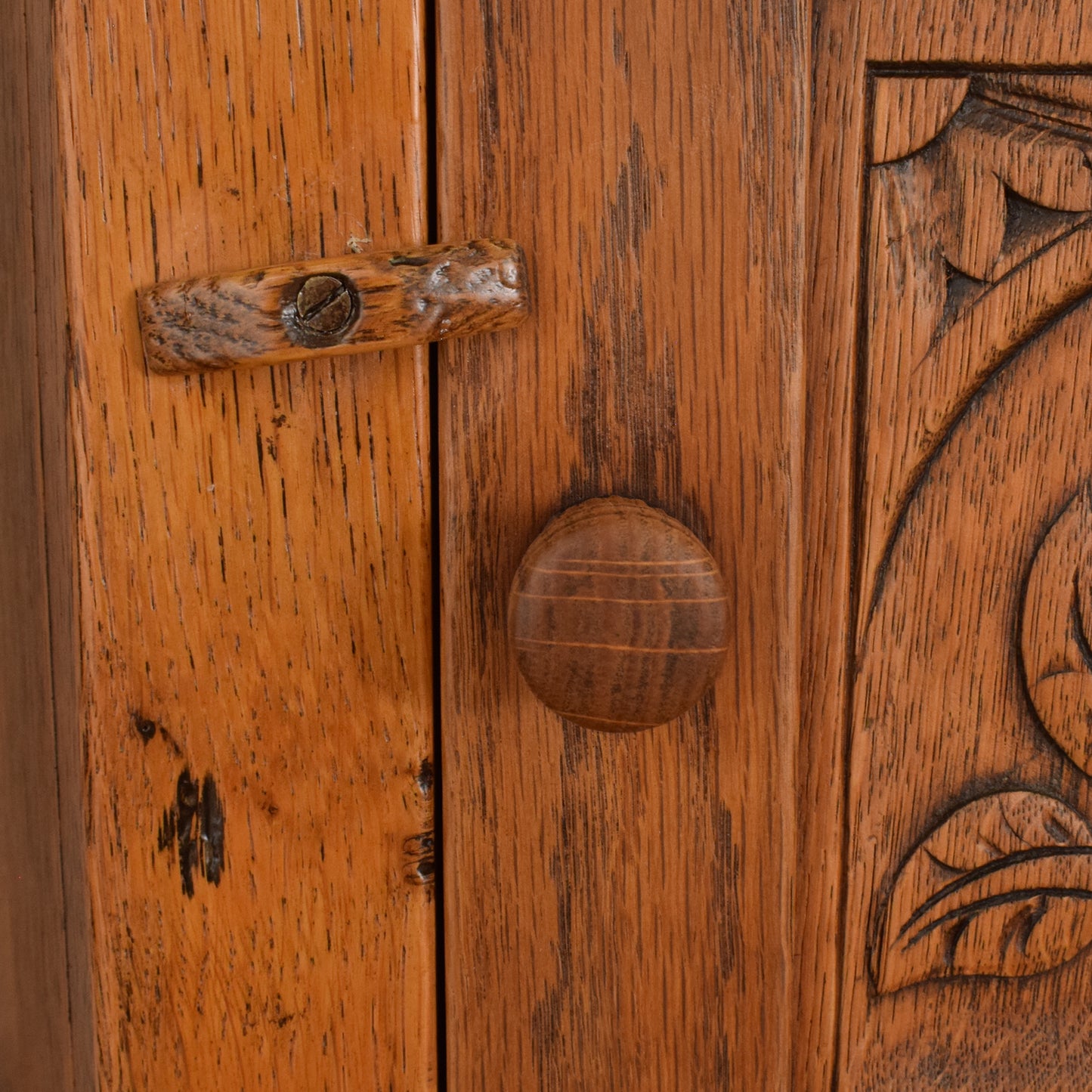 Oak Court Cabinet
