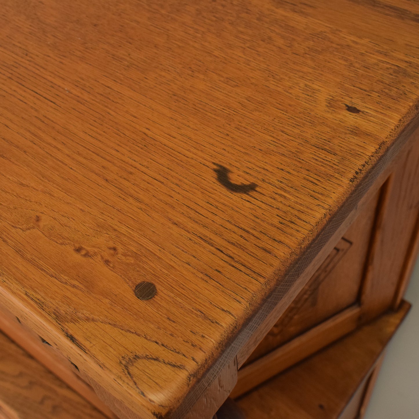 Oak Court Cabinet
