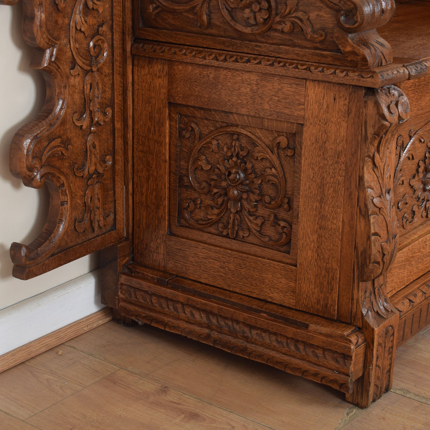 Ornate Carved Oak Settle