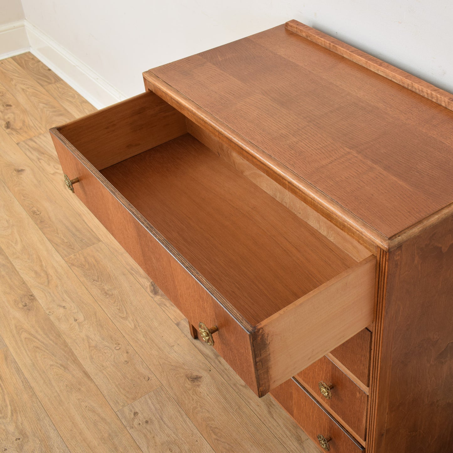 Oak Veneer Chest Of Drawers