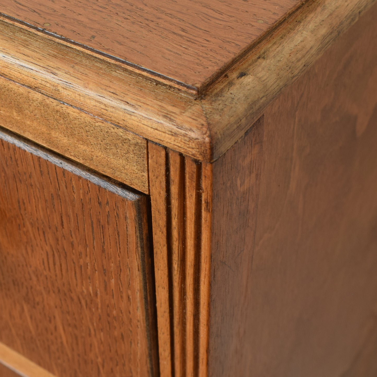 Oak Veneer Chest Of Drawers