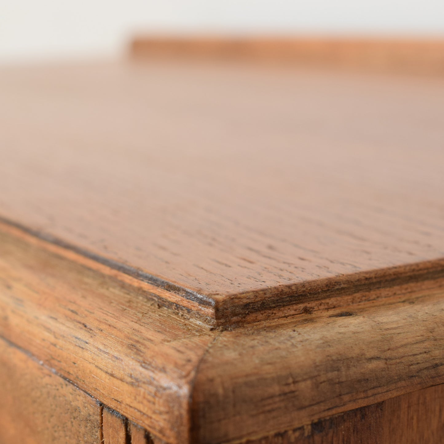 Oak Veneer Chest Of Drawers
