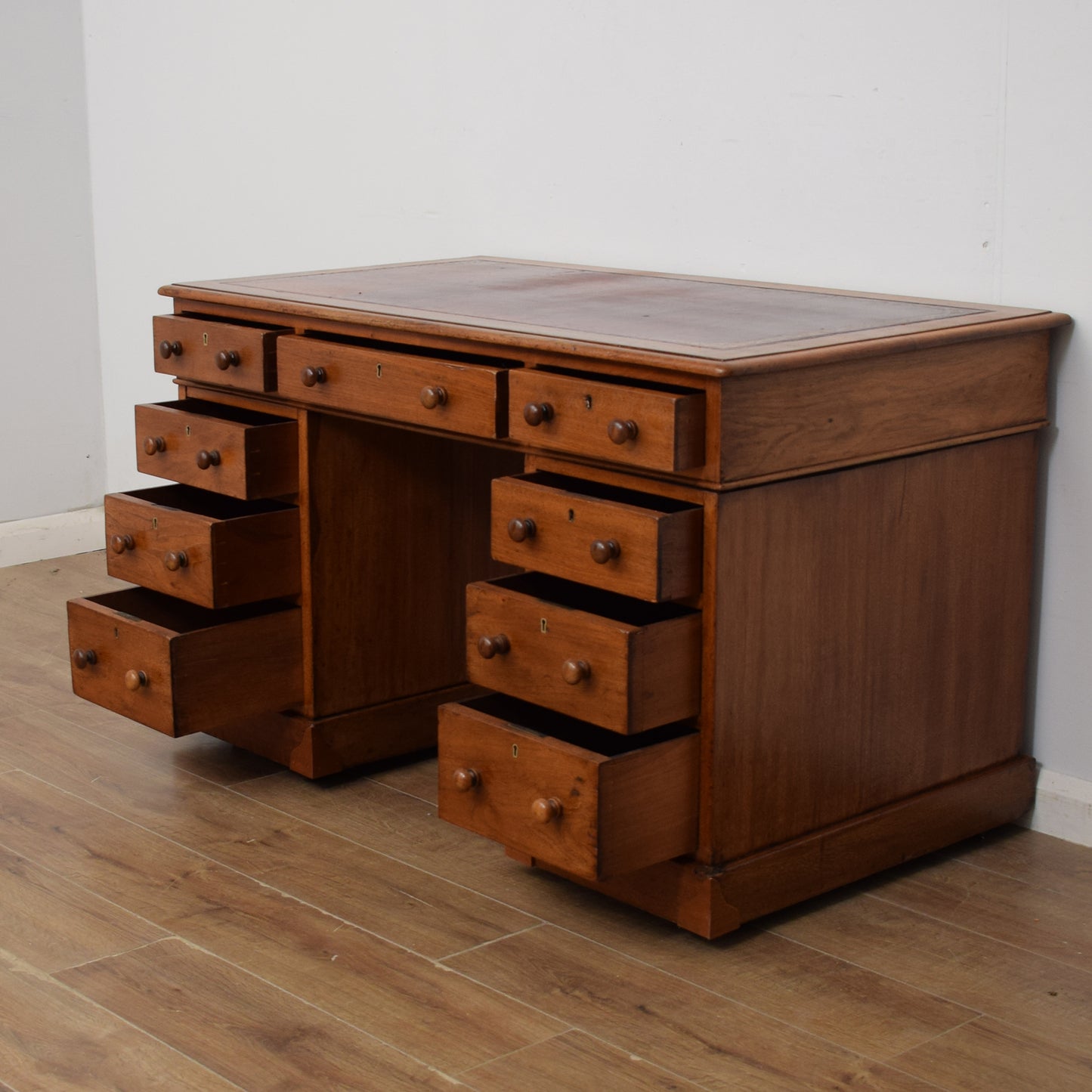 Victorian Pedestal Desk