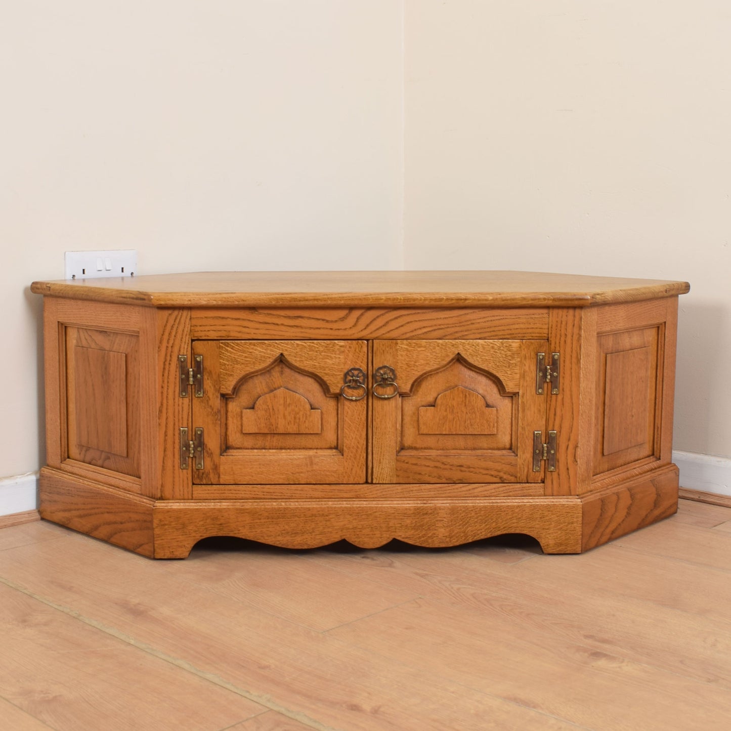 Oak Corner TV Unit