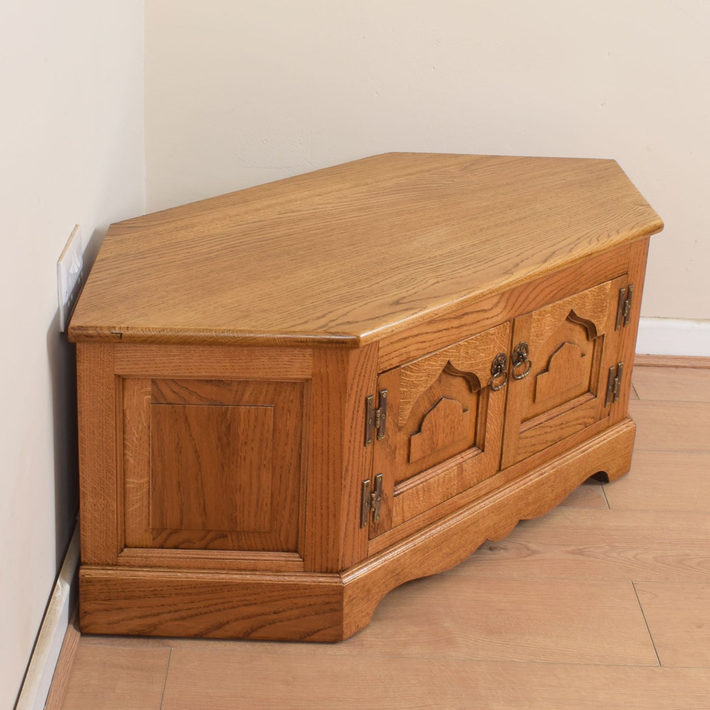 Oak Corner TV Unit