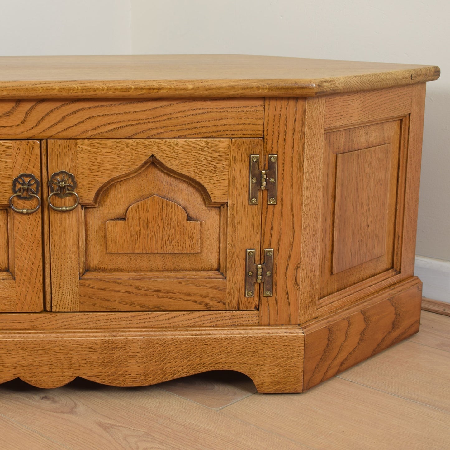 Oak Corner TV Unit