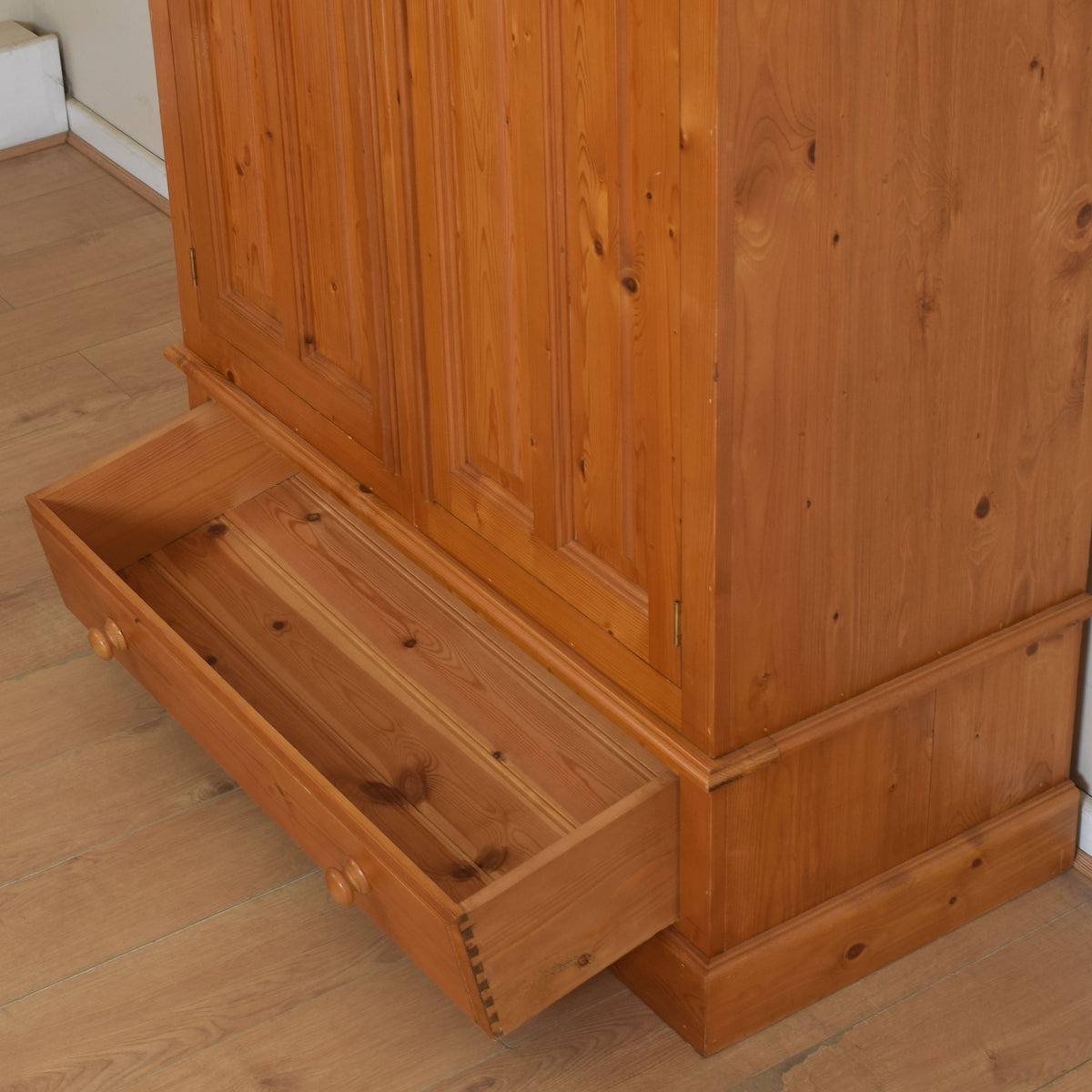 Large Pine Double Wardrobe