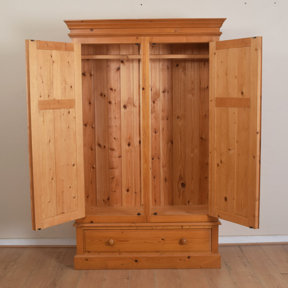 Large Pine Double Wardrobe