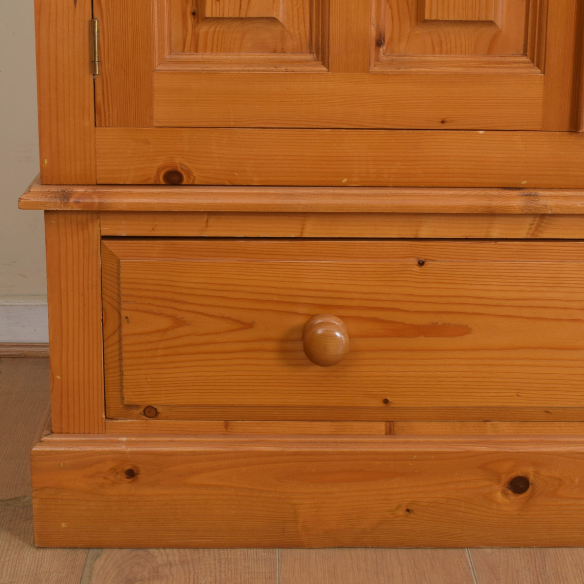 Large Pine Double Wardrobe