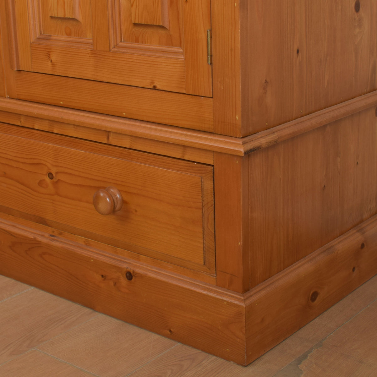 Large Pine Double Wardrobe