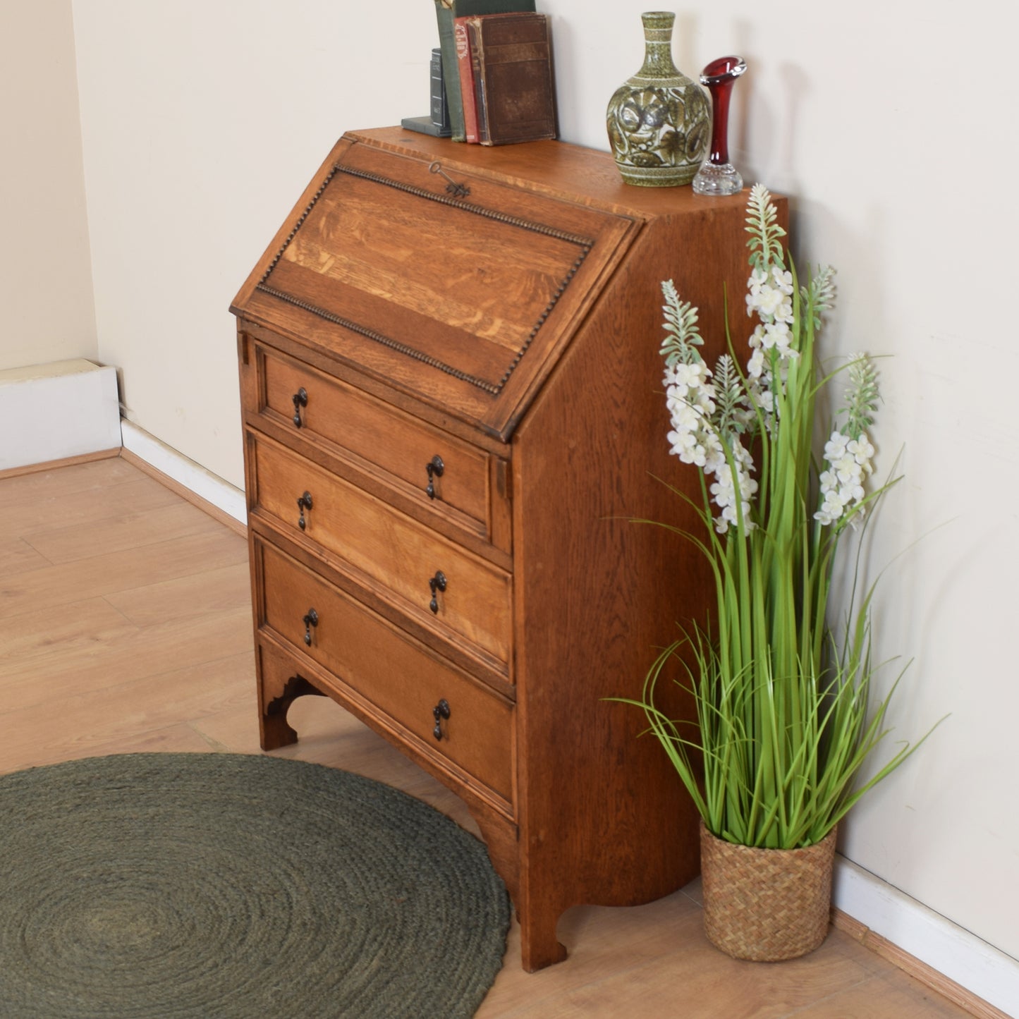 Oak Bureau