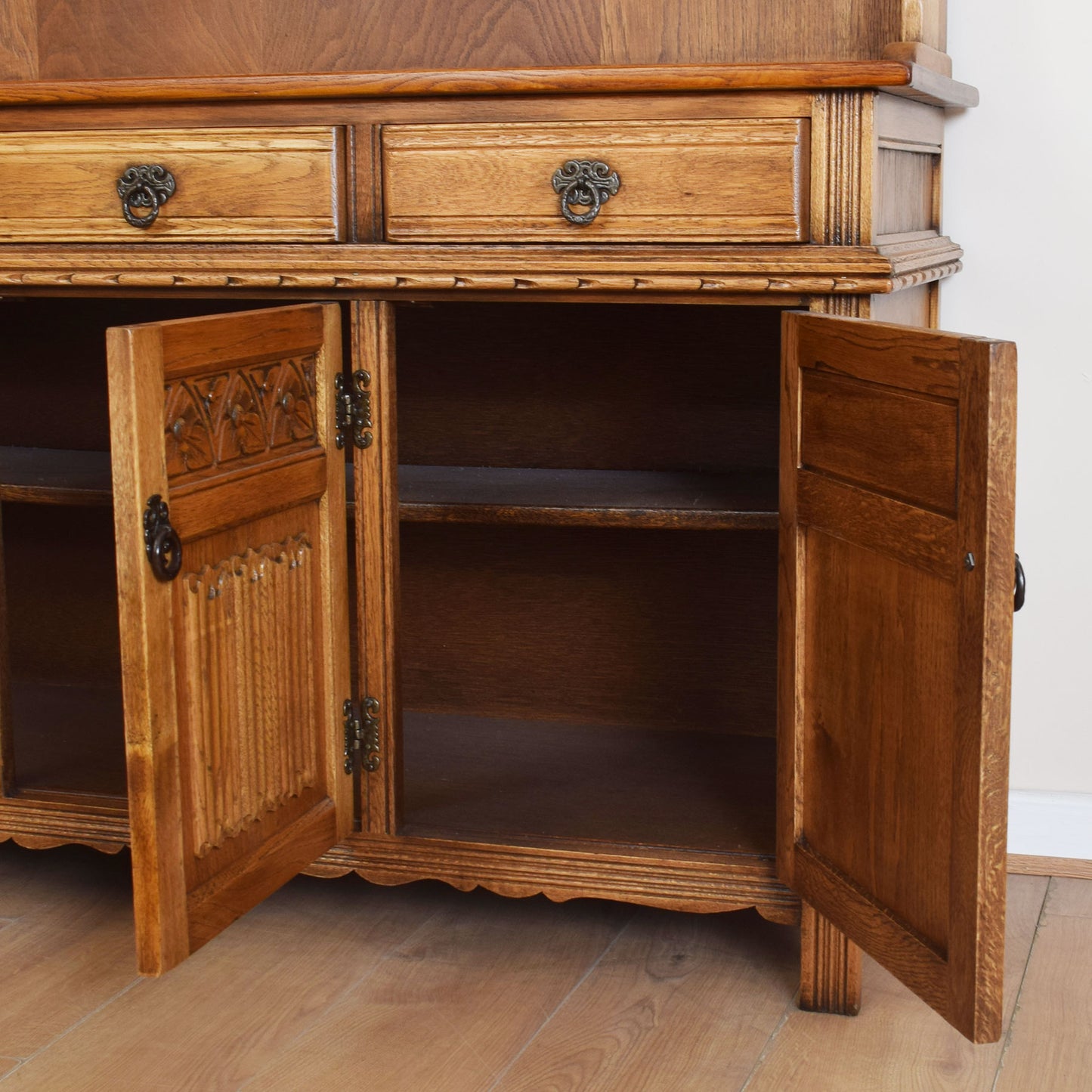 Old Charm Dresser