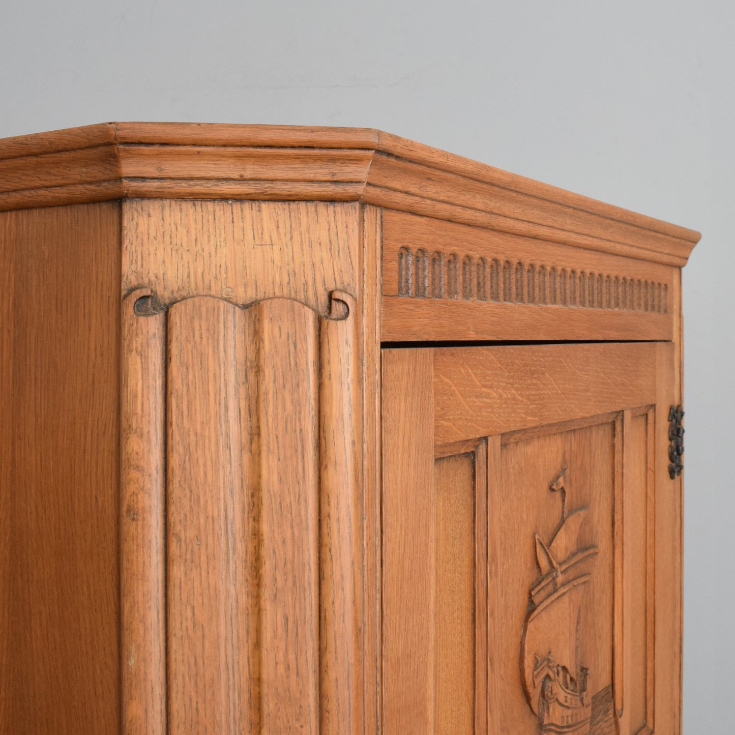 Single Door Oak Hall Robe