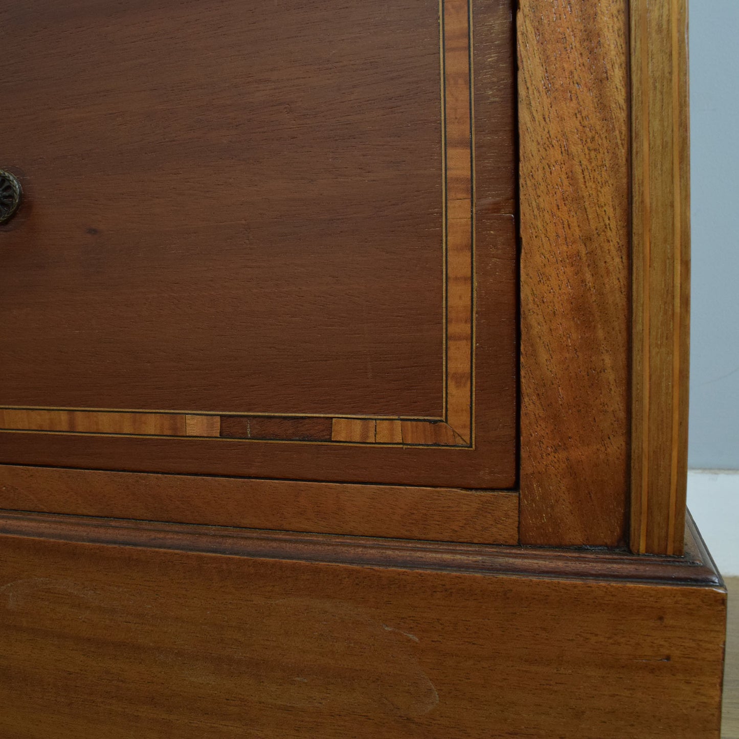 Oval Mirrored Hallrobe