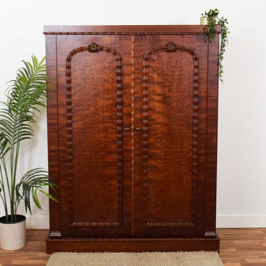 Large Mahogany Compactum