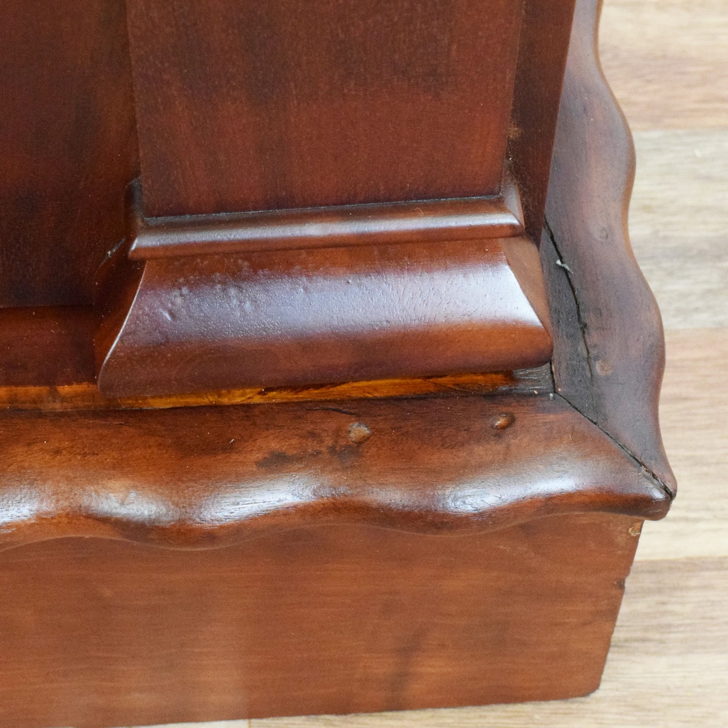 Large Mahogany Compactum