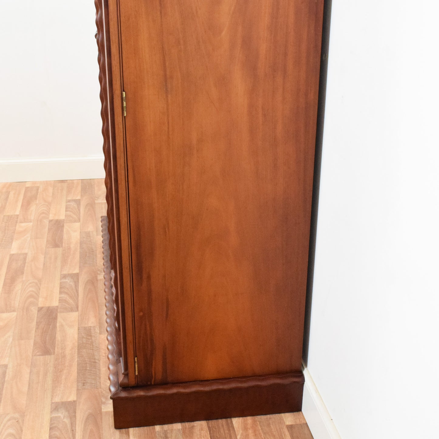 Large Mahogany Compactum