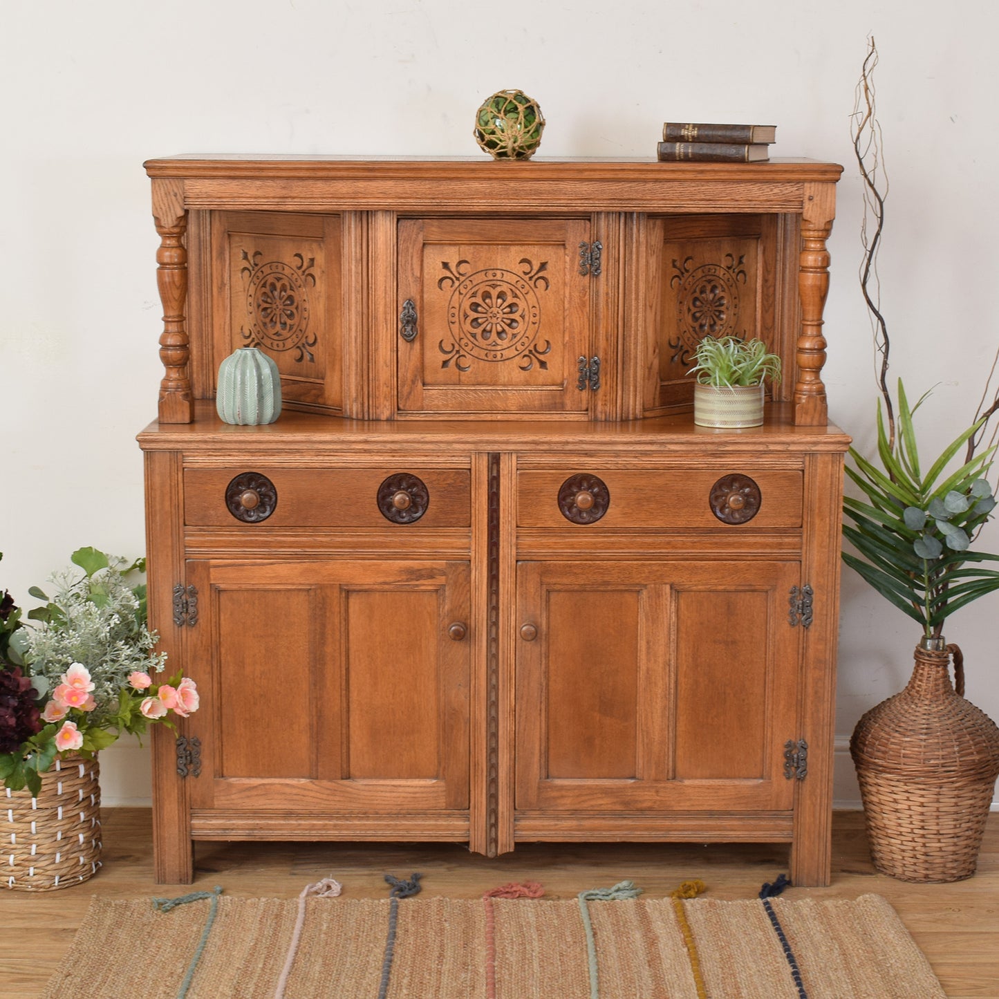 Oak Court Cabinet