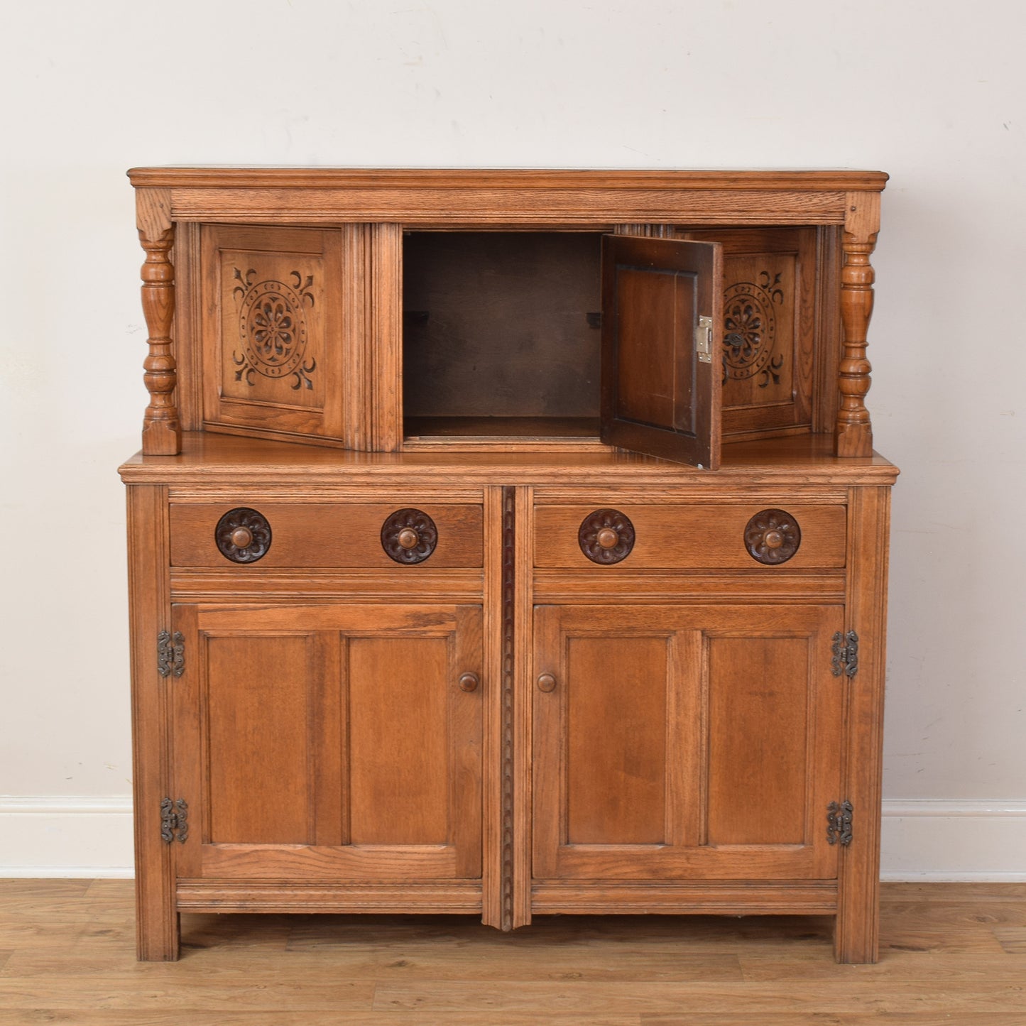 Oak Court Cabinet