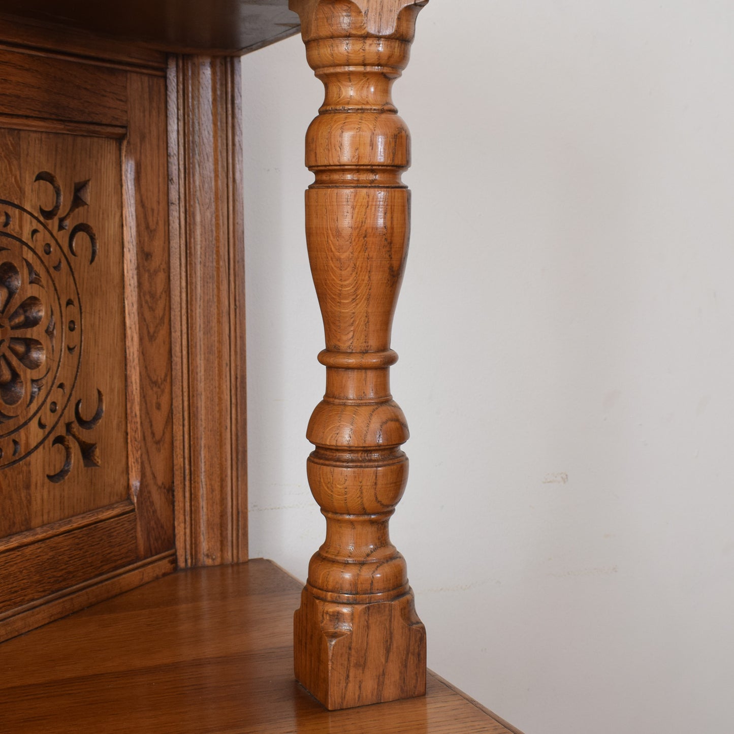 Oak Court Cabinet
