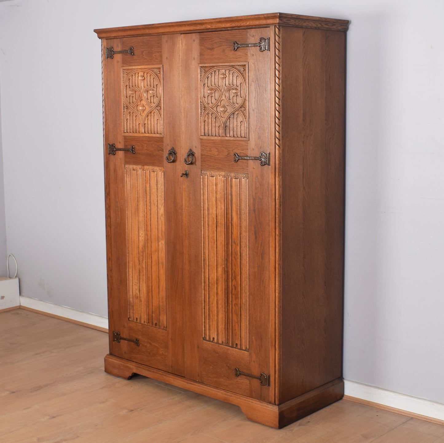 Oak Linenfold Wardrobe