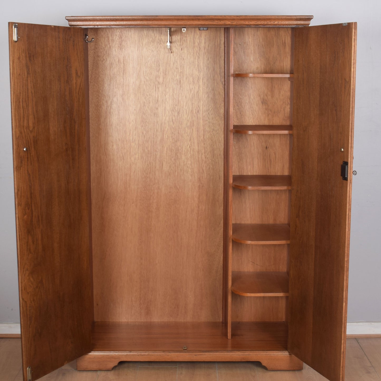 Oak Linenfold Wardrobe