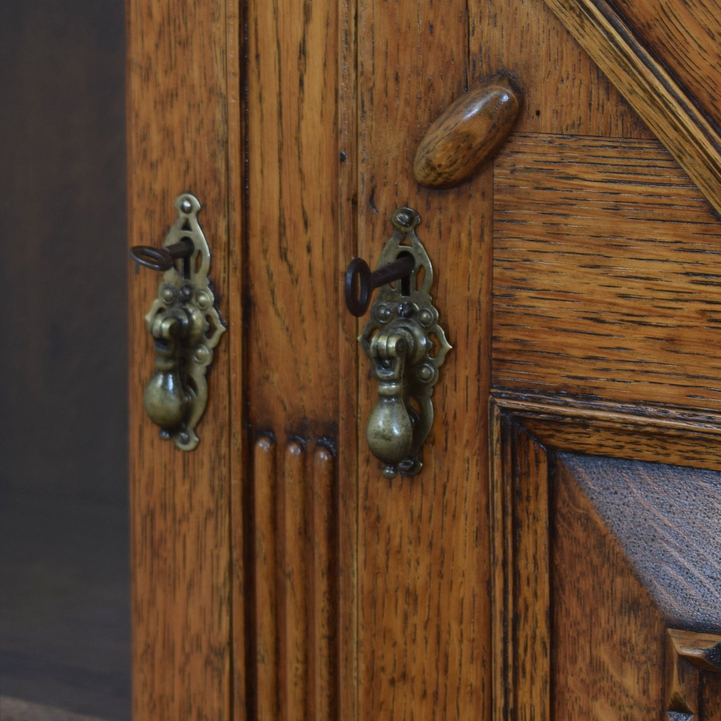 Large Carved Display Unit
